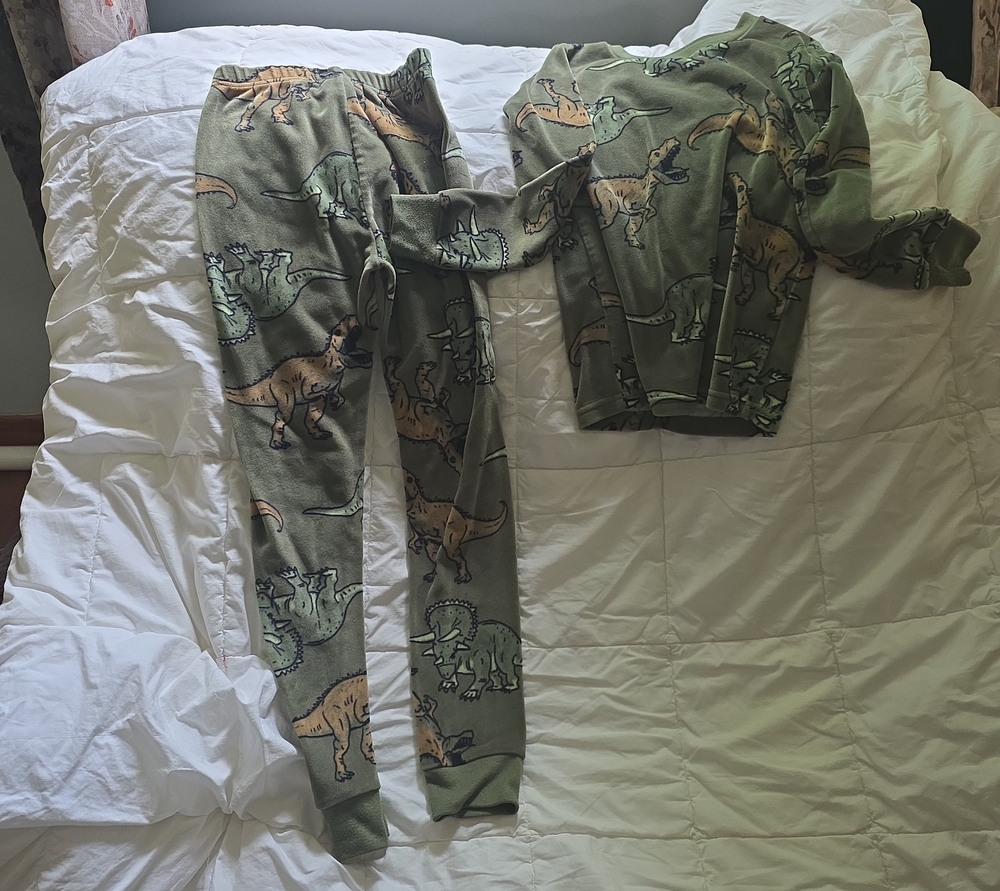 Boys Carter Pjs Size 7